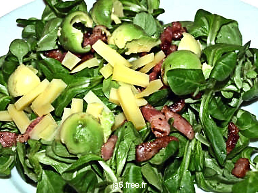 Avocats aux lardons en salade