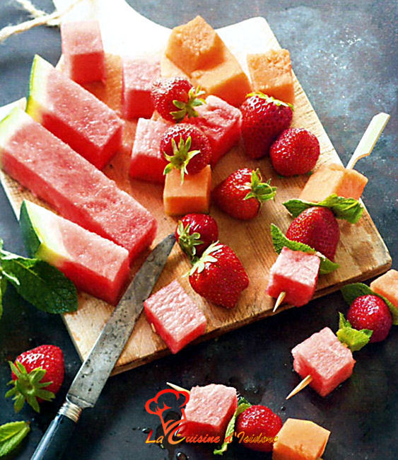 Brochettes de fruits d'été