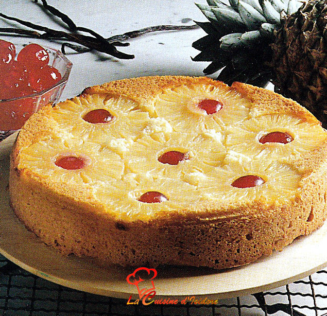 Gâteau à l'ananas au rhum et crème pâtissière